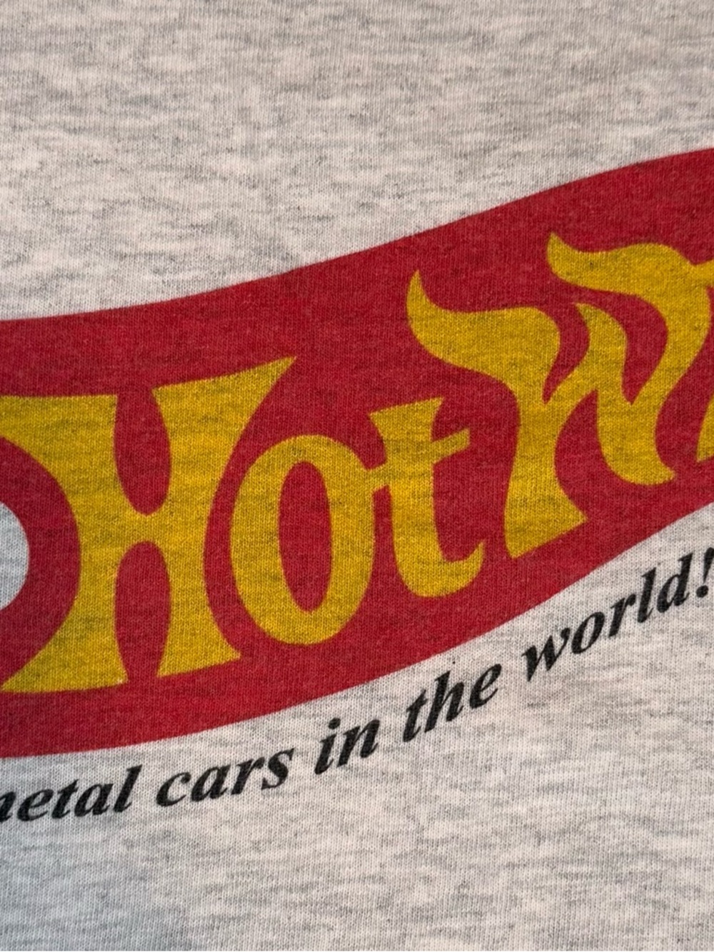 Gildan hotwheels tshirt-size XL(23x27)